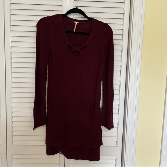 🎉HP🎉 Free People criss cross burgundy sweater - Picture 2 of 13